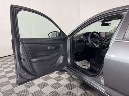Used 2025 Nissan Sentra SV FWD image 18