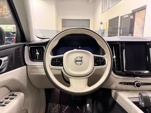 Used 2023 Volvo XC60 B5 Plus w/ Protection Package Premier AWD/4WD image 22