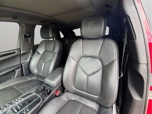 Used 2018 Porsche Macan Sport Edition AWD/4WD image 19