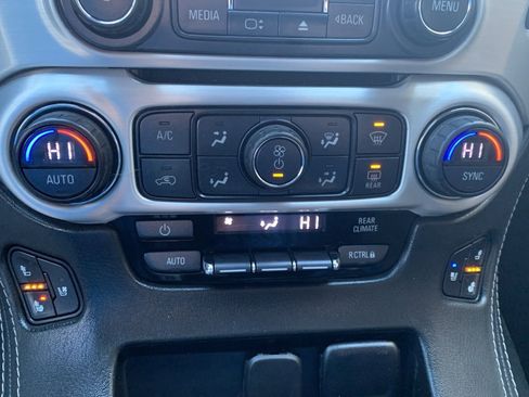 Used 2019 GMC Yukon XL SLT w/ Graphite Performance Edition image 21