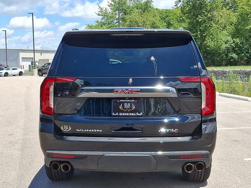 Used 2023 GMC Yukon XL AT4 w/ AT4 Premium Plus Package AWD/4WD image 23