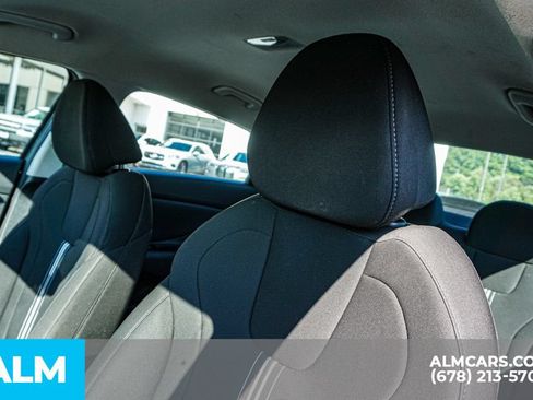 Used 2024 Hyundai Elantra SEL FWD image 17