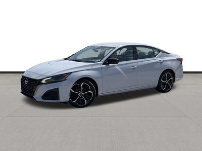 Used 2024 Nissan Altima 2.5 SR