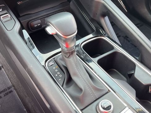 Used 2025 Kia Telluride S FWD image 19
