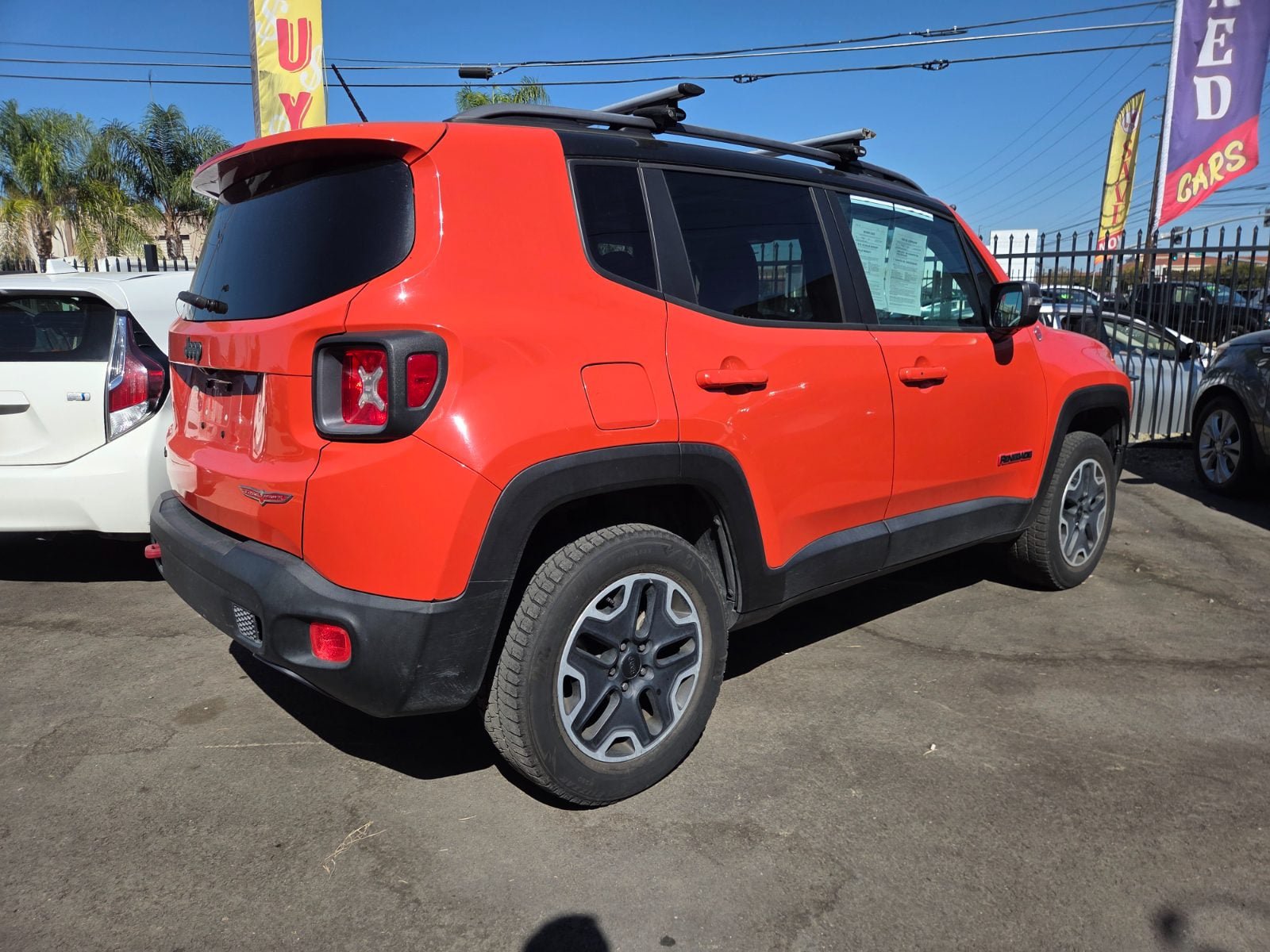 Used 2015 Jeep Renegade Trailhawk AWD/4WD image 3