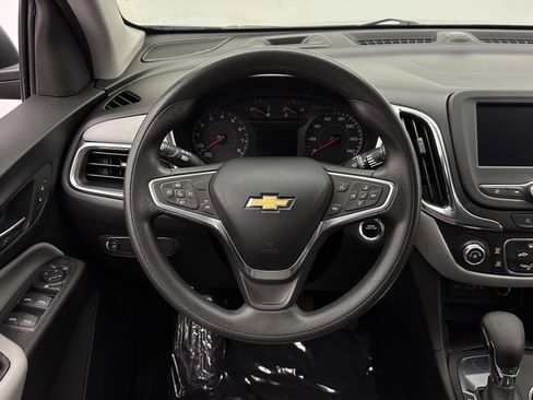 Used 2022 Chevrolet Equinox LS image 26