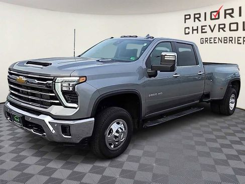Used 2025 Chevrolet Silverado 3500 LTZ w/ LTZ Plus Package image 4