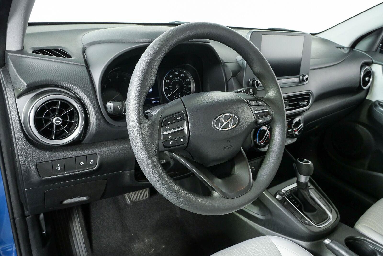 Used 2022 Hyundai Kona SEL FWD image 4