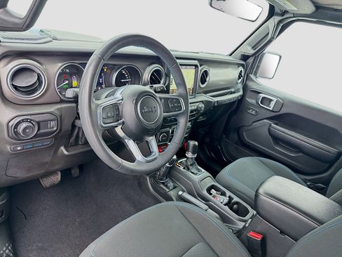 Used 2023 Jeep Wrangler Unlimited Rubicon 4xe AWD/4WD image 7