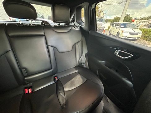 Certified 2025 Jeep Compass Latitude w/ Altitude Special Edition image 14