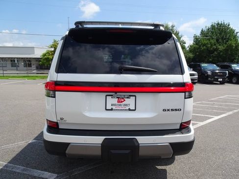 Used 2024 Lexus GX 550 AWD/4WD image 5