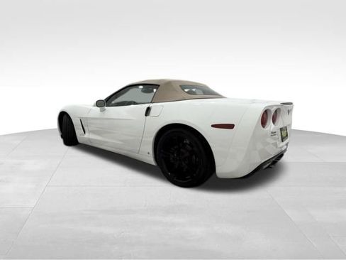 Used 2006 Chevrolet Corvette Convertible w/ Preferred Equipment Group image 3