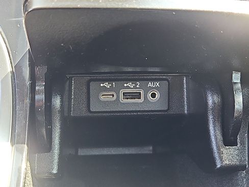 Used 2023 Nissan Maxima Platinum w/ Sport Mat Group FWD image 11