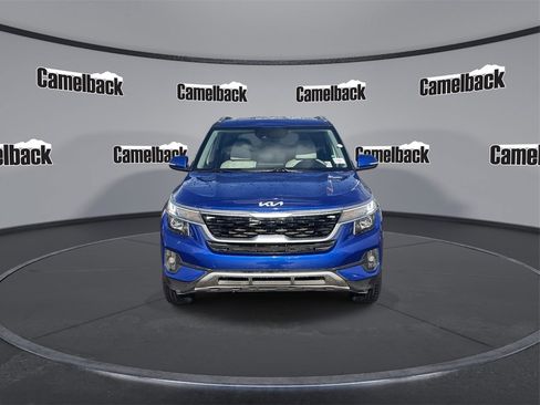 Used 2022 Kia Seltos EX image 2