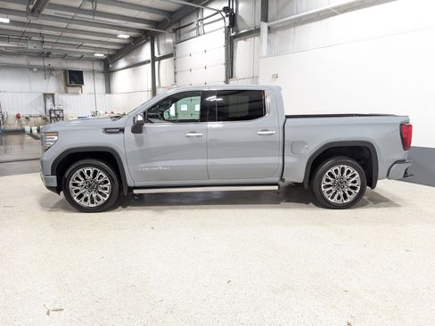 Used 2025 GMC Sierra 1500 Denali Ultimate AWD/4WD image 6