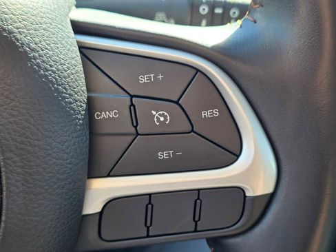 Used 2020 Jeep Compass Latitude image 32