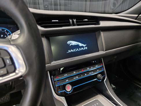 Used 2018 Jaguar XF S image 24