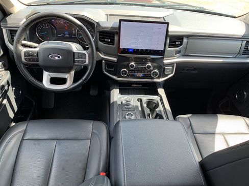Used 2024 Ford Expedition Max XLT image 30