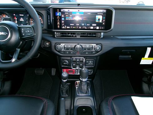 New 2026 Jeep Wrangler Unlimited Rubicon w/ Steel Bumper Group image 14