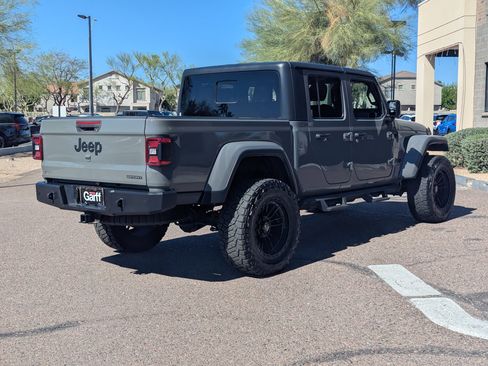 Used 2021 Jeep Gladiator Sport image 3