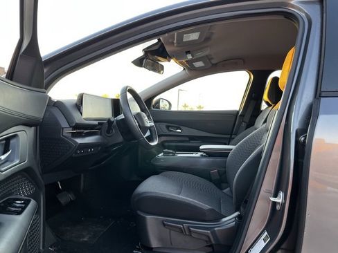 Used 2024 Nissan Ariya FWD image 12