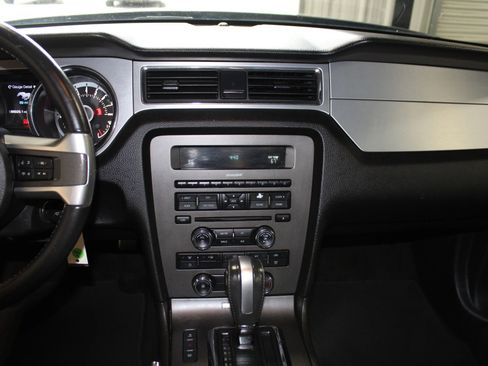 Used 2013 Ford Mustang Premium image 12