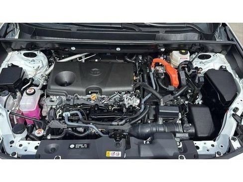 Certified 2025 Toyota RAV4 XLE AWD/4WD image 33