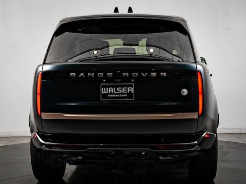 New 2026 Land Rover Range Rover SV image 10