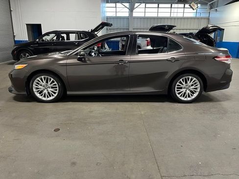 Used 2018 Toyota Camry XLE w/ Audio Package FWD image 6