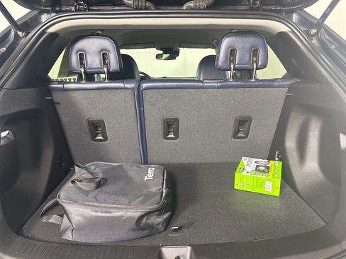 Used 2022 Chevrolet Bolt EUV LT w/ Convenience Package image 23