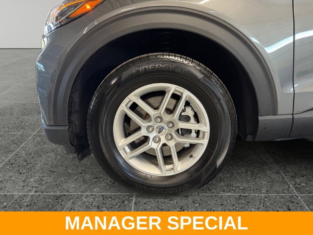 Used 2025 Ford Explorer Active AWD/4WD image 24