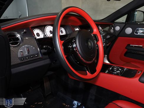 Used 2019 Rolls-Royce Wraith RWD image 26