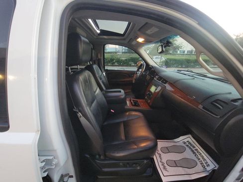 Used 2008 Chevrolet Tahoe LTZ w/ LTZ Preferred Equipment Group image 18