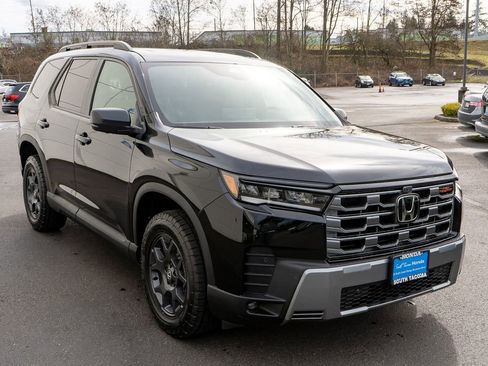 New 2026 Honda Pilot TrailSport image 4