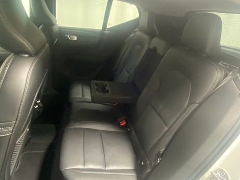 Certified 2025 Volvo XC40 B5 Plus image 14