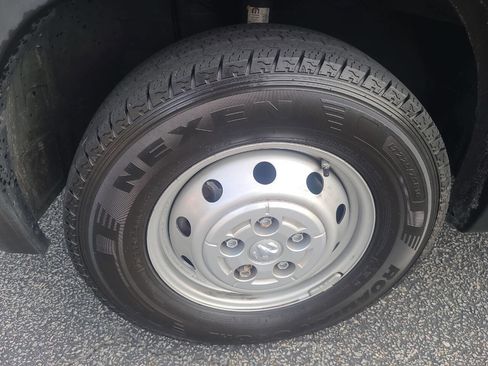 Used 2022 RAM ProMaster 2500 w/ Driver Convenience Group image 12