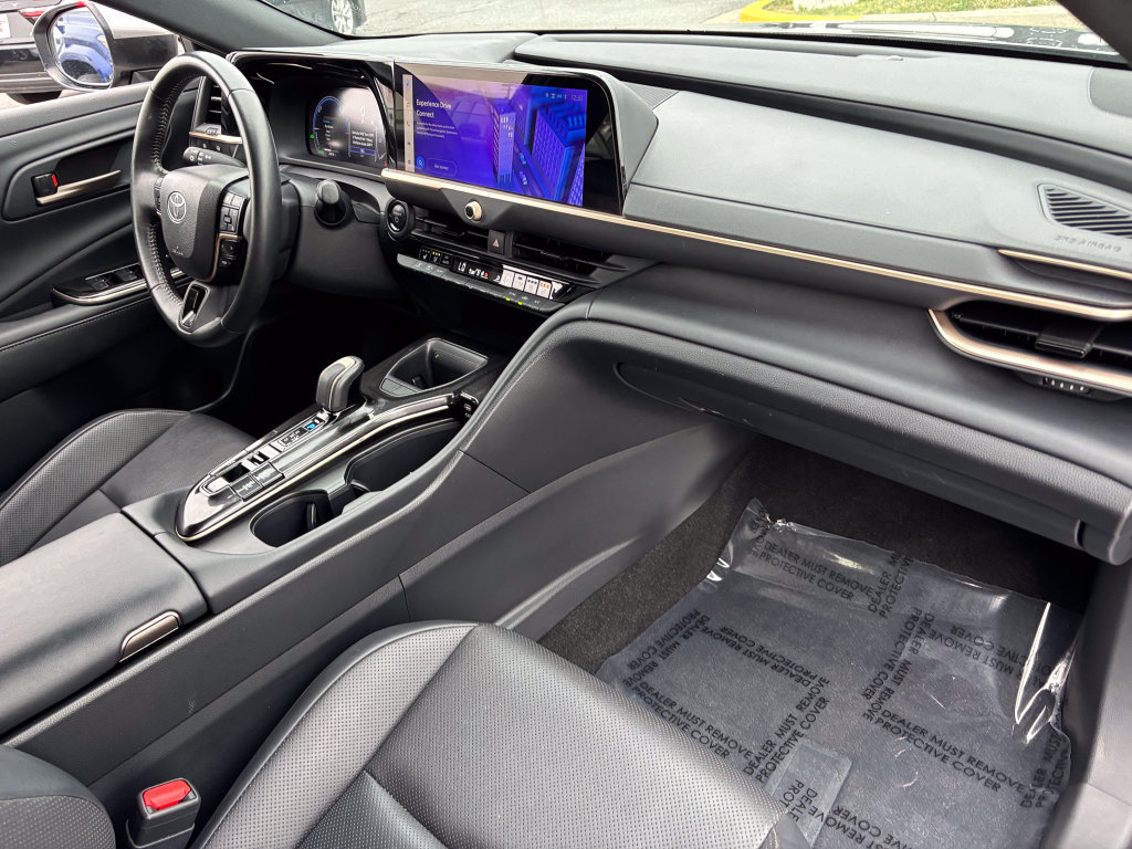 Used 2025 Toyota Crown AWD/4WD image 39