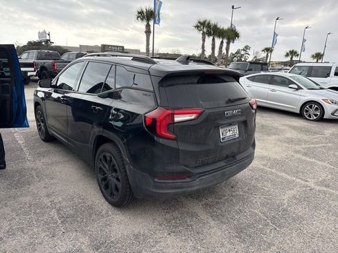 Used 2022 GMC Terrain SLT w/ Elevation Edition image 6