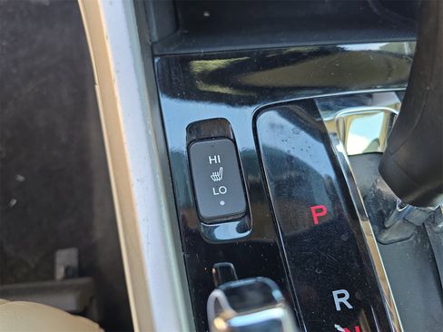 Used 2017 Honda Accord EX-L image 19