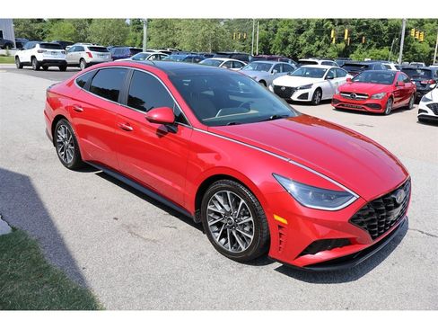 Used 2021 Hyundai Sonata Limited w/ Cargo Package FWD image 7