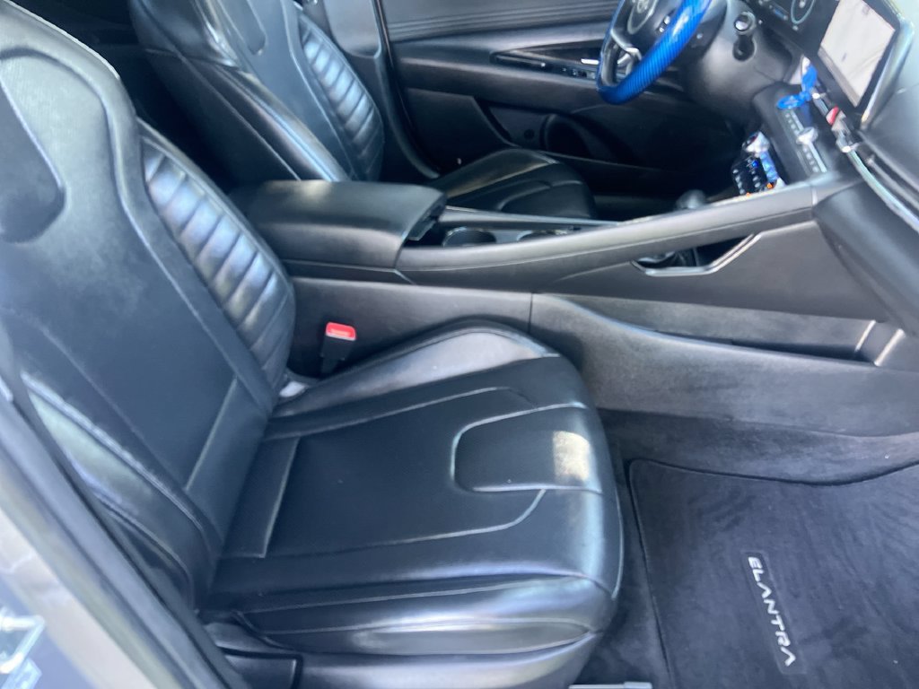 Used 2024 Hyundai Elantra Limited FWD image 25