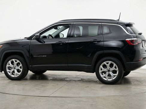 Used 2025 Jeep Compass Latitude image 5