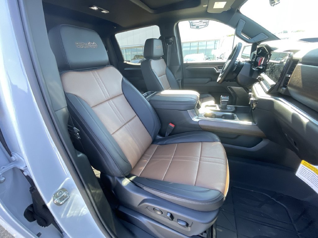 Used 2026 Chevrolet Silverado 1500 High Country AWD/4WD image 29