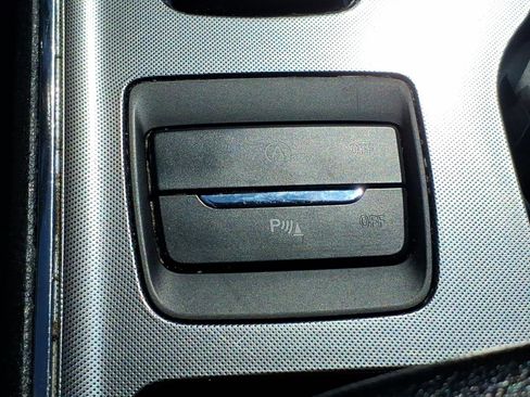 Used 2024 Ford Edge Titanium image 19