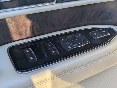 Used 2018 Lincoln Navigator Reserve image 20