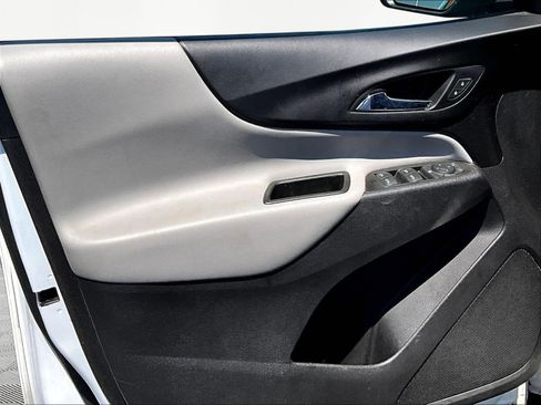 Used 2021 Chevrolet Equinox LS w/ LS Convenience Package FWD image 20