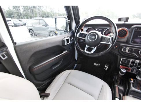 Used 2021 Jeep Gladiator Mojave AWD/4WD image 11