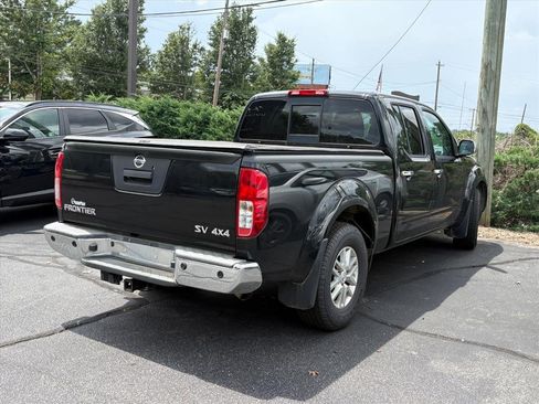 Used 2017 Nissan Frontier SV w/ SV Value Truck Package AWD/4WD image 2
