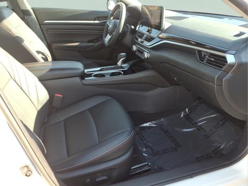 Certified 2023 Nissan Altima 2.5 SR w/ SR Premium Package FWD image 28