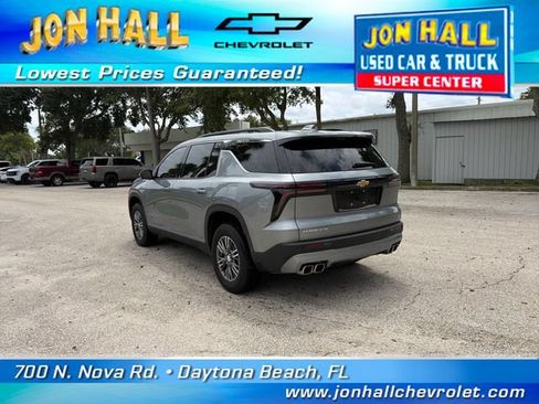 Used 2026 Chevrolet Traverse LT w/ Driver Confidence Package FWD image 6